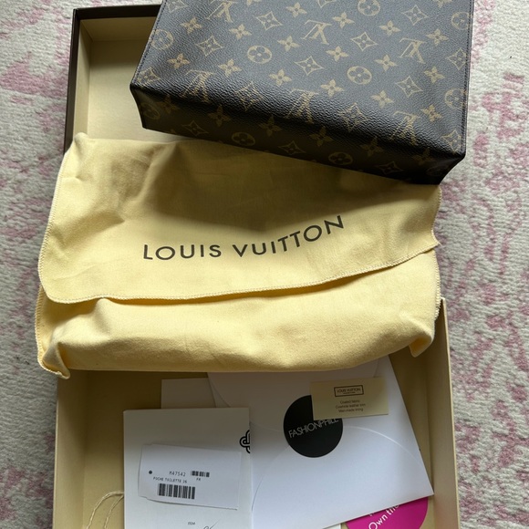 Louis Vuitton Monogram Toiletry Pouch 26 - Picture 5 of 5